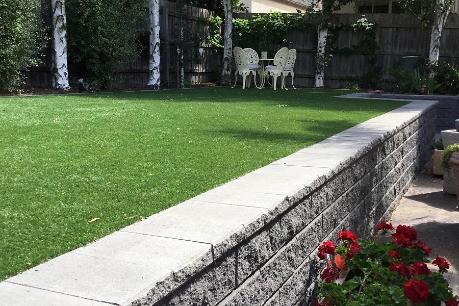 backyard-artificial-grass-green-after