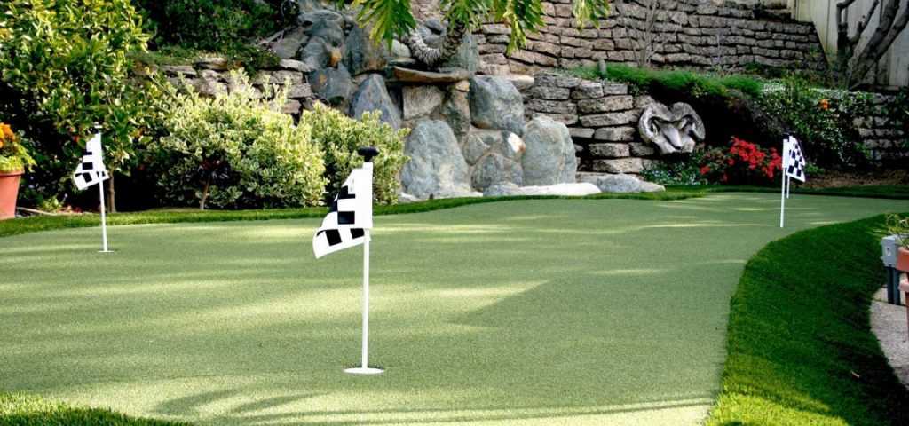 backyard-putting-green-golf-artificial-synthetic-fake-grass-turf-lawn-installers-installation